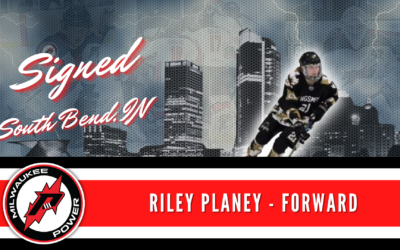 Milwaukee Signs FA Forward Planey